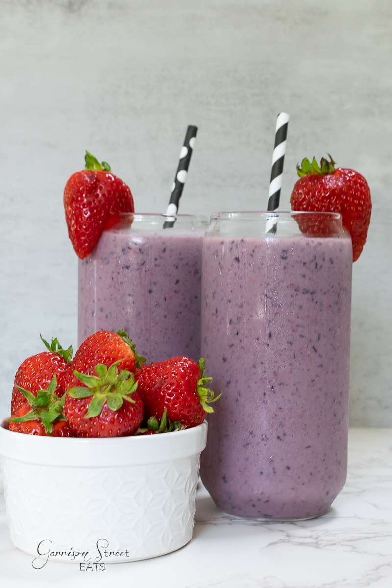 Easy Peanut Butter and Jelly Frozen Fruit Smoothie www.GarrisonStreetEats.com 2